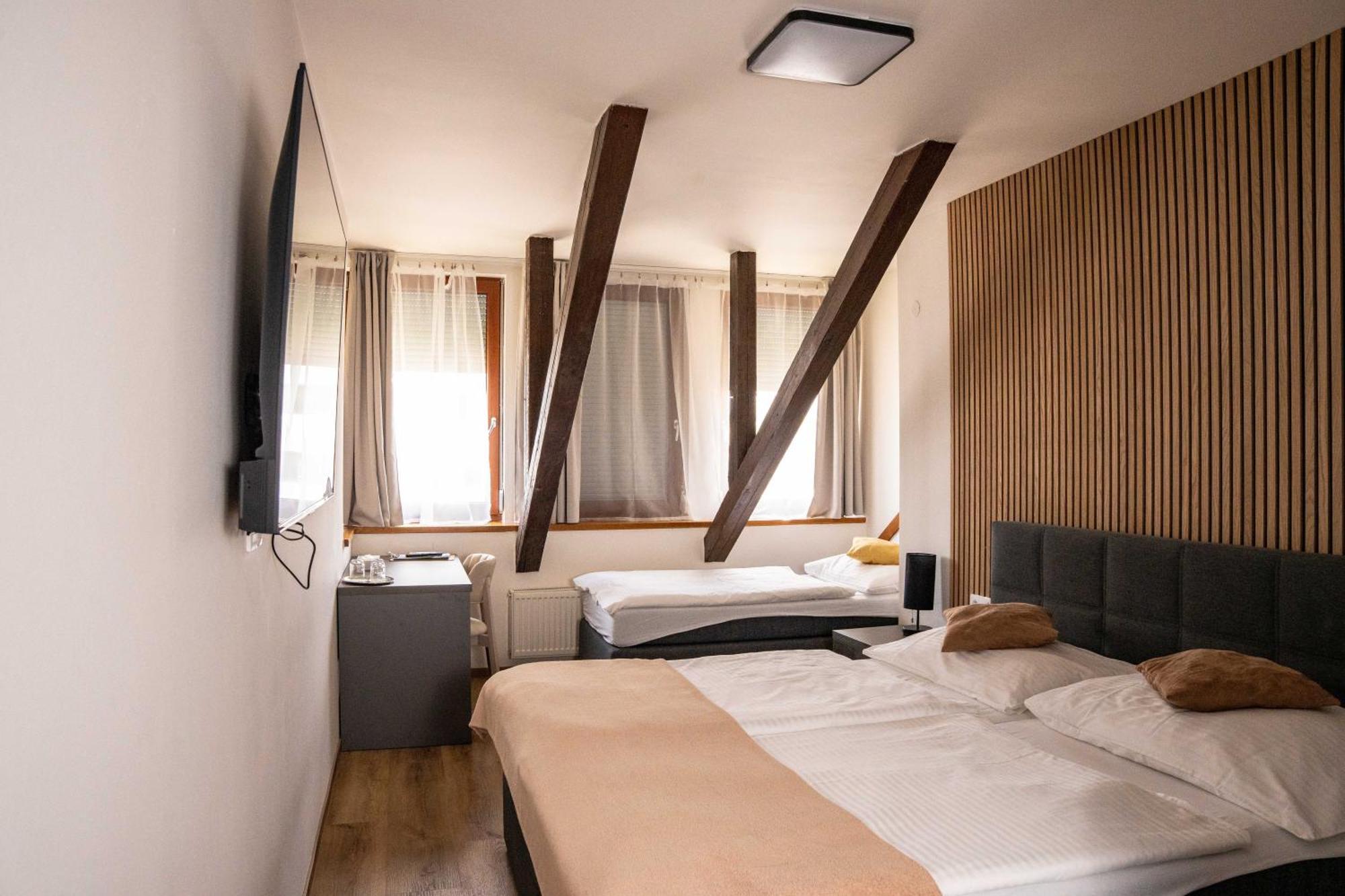 Hotel Sharingham Брно Екстер'єр фото