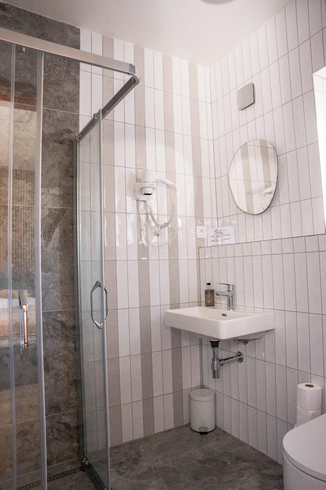 Hotel Sharingham Брно Екстер'єр фото