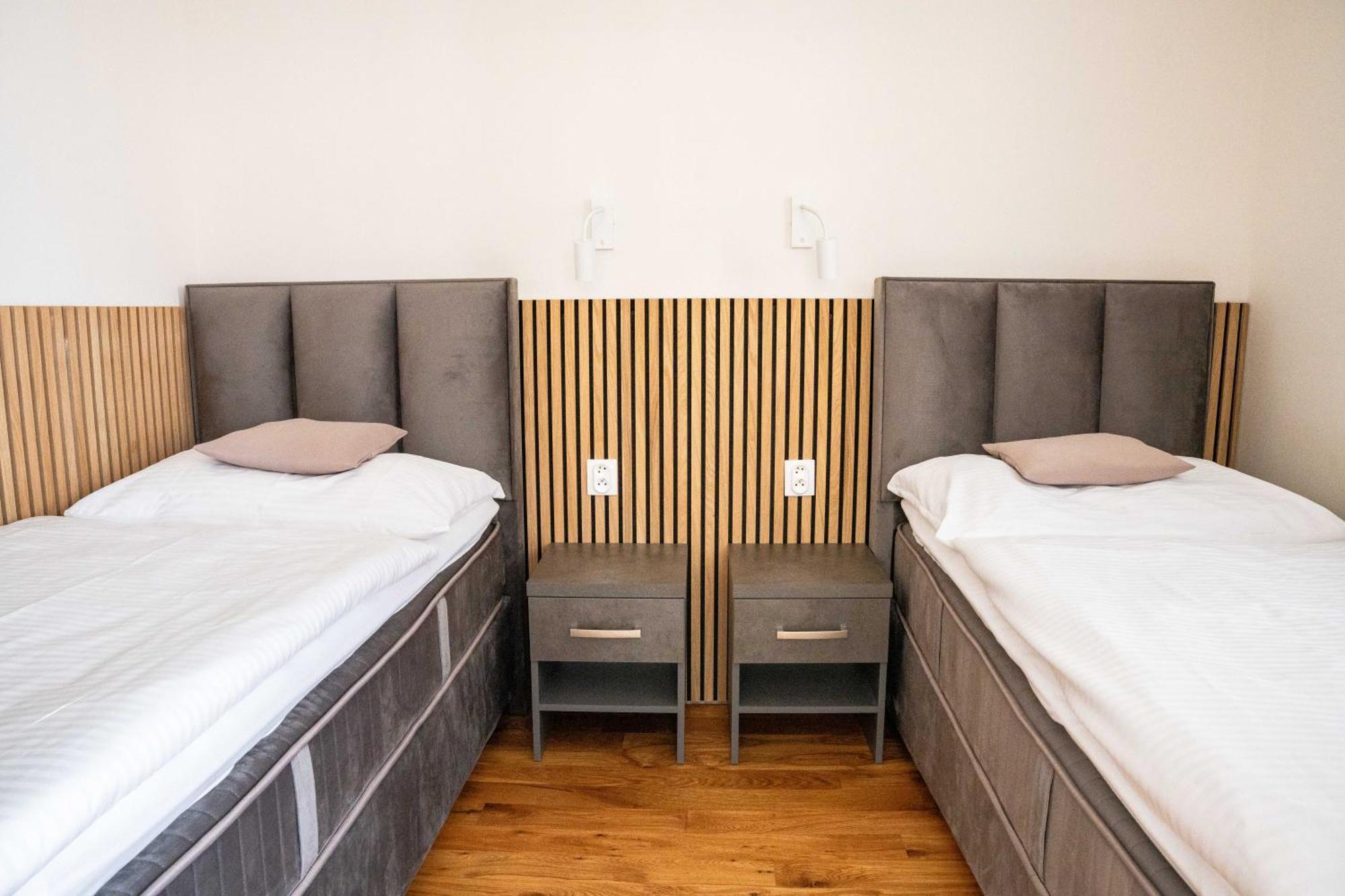 Hotel Sharingham Брно Екстер'єр фото