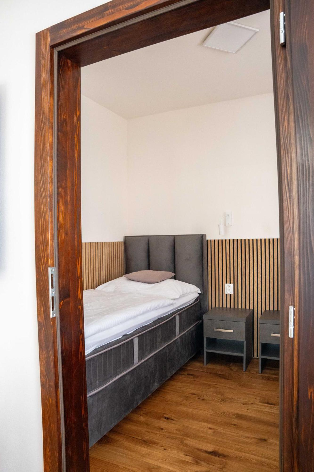 Hotel Sharingham Брно Екстер'єр фото