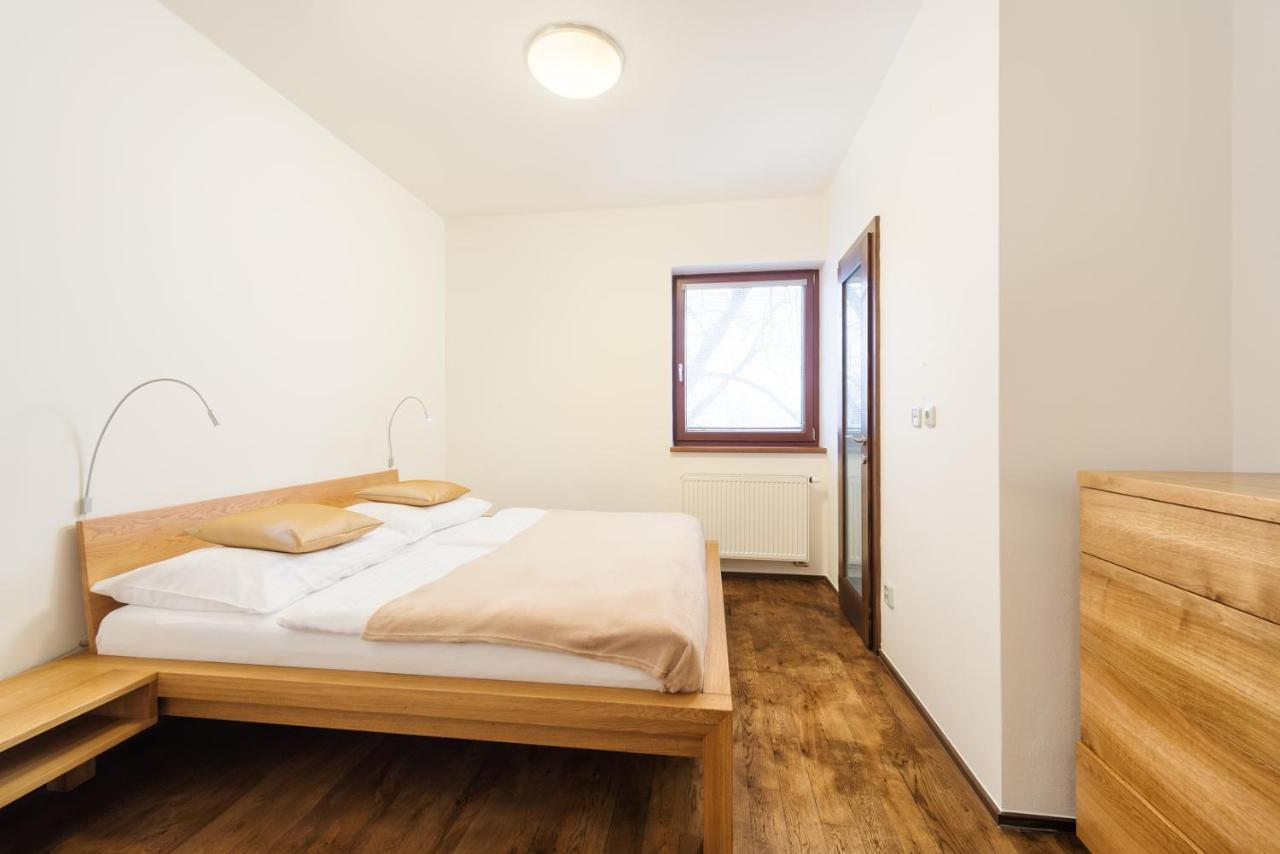 Hotel Sharingham Брно Екстер'єр фото