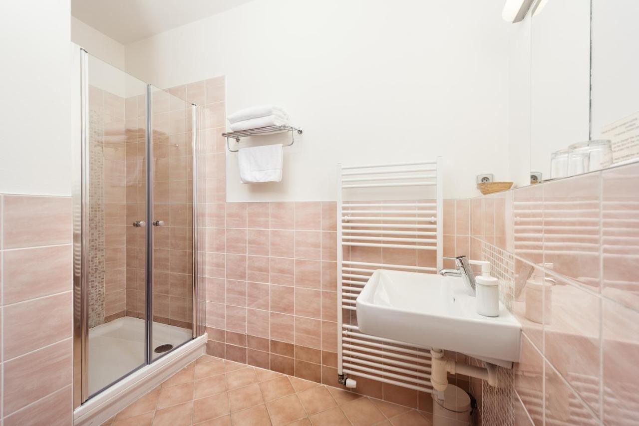 Hotel Sharingham Брно Екстер'єр фото