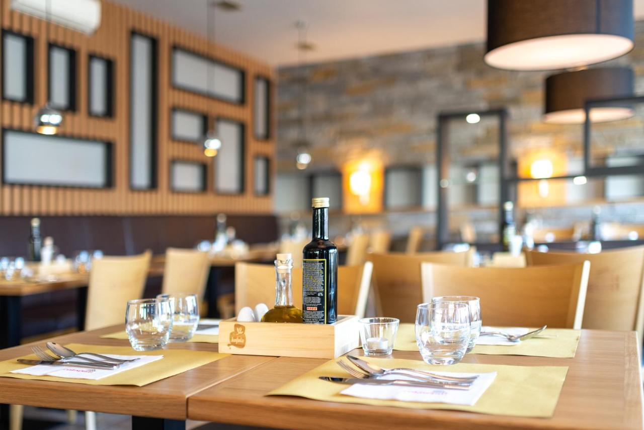 Hotel Sharingham Брно Екстер'єр фото